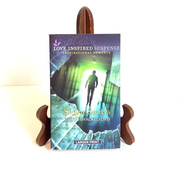 Stolen Secrets (Love Inspired Suspense: Inspiration Romance) 2020 Large Print - Picture 1 of 6